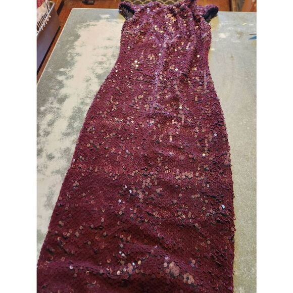Dress the Population Marcella Velvet Sequined Midi with Slit / Burgundy / Small - Picture 2 of 5